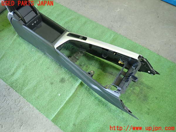 1UPJ-9236027540]アウディ・A5 スポーツバック(F5CVKL)センターコンソール 中古_2