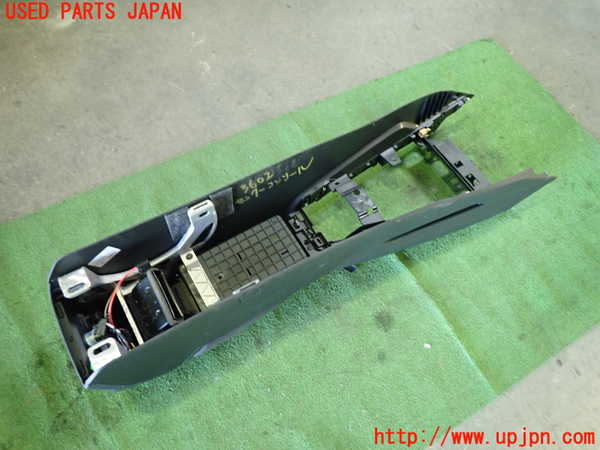 1UPJ-9236027540]アウディ・A5 スポーツバック(F5CVKL)センターコンソール 中古_4