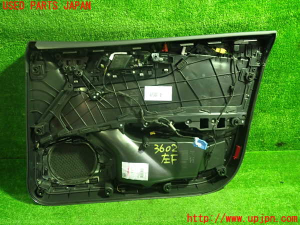 1UPJ-9236021264]アウディ・A5 スポーツバック(F5CVKL)左前ドア内張り 中古_4