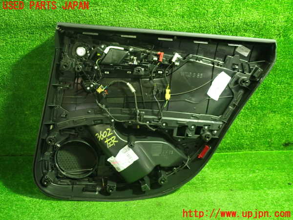 1UPJ-9236021324]アウディ・A5 スポーツバック(F5CVKL)左後ドア内張り 中古_3