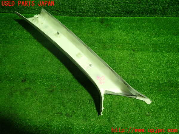 1UPJ-9236027655]アウディ・A5 スポーツバック(F5CVKL)右フロントピラートリム 中古_3