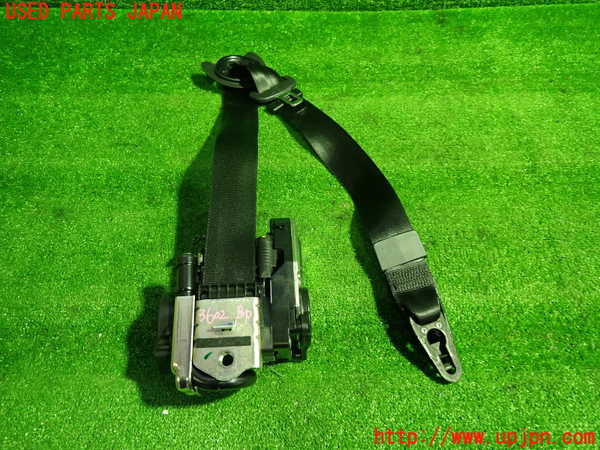 1UPJ-9236027075]アウディ・A5 スポーツバック(F5CVKL)助手席シートベルト 中古_3