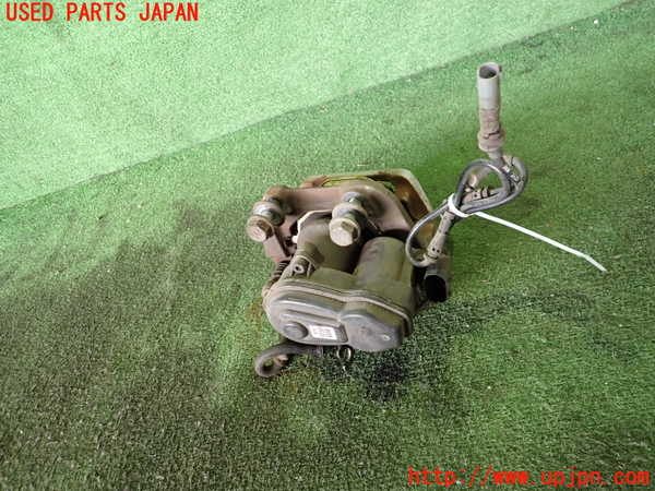 2UPJ-9236034090]BMW 528i(FR30)右リアキャリパー 中古 (F10)_2