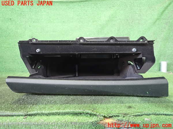 2UPJ-9236037516]BMW 528i(FR30)グローブボックス1 中古 (F10)_3