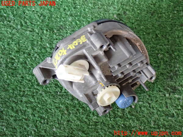 2UPJ-9236041180]CX-5(KF2P)右フォグ 中古_2