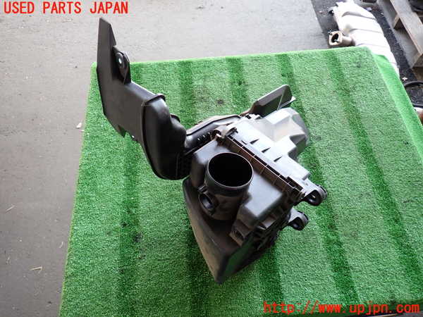 2UPJ-9236042560]CX-5(KF2P)エアクリーナーボックス 中古_2