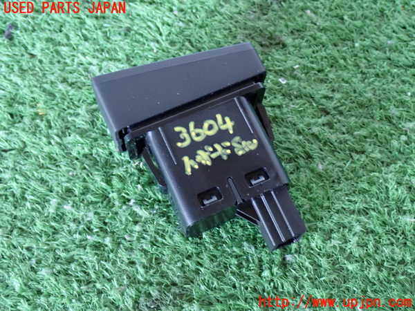 2UPJ-9236046290]CX-5(KF2P)ハザードスイッチ 中古_2