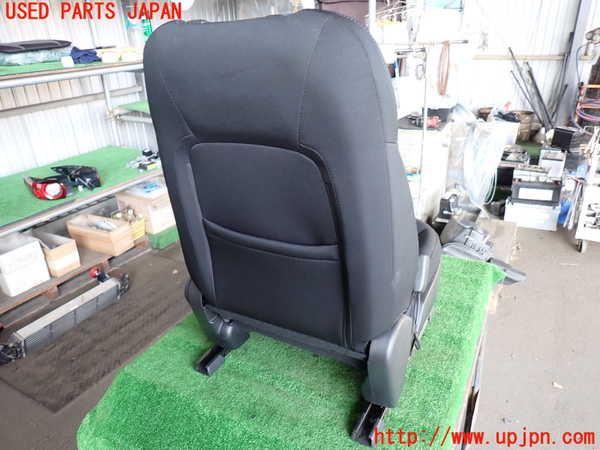 2UPJ-9236047065]CX-5(KF2P)助手席シート 中古_4