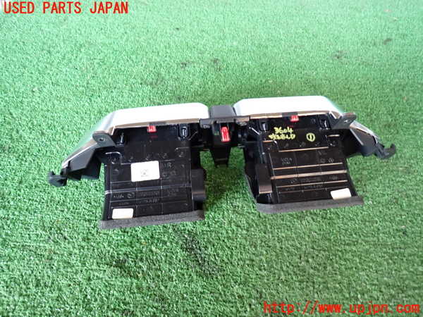 2UPJ-9236047526]CX-5(KF2P)エアコン吹き出し口1 (真中) 中古_2