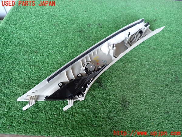 2UPJ-9236047660]CX-5(KF2P)左フロントピラートリム 中古_4