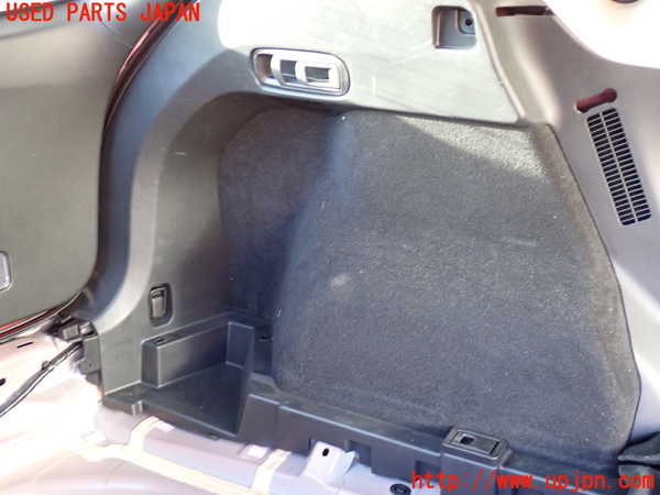 2UPJ-9236047680]CX-5(KF2P)左リアピラートリム 中古_4