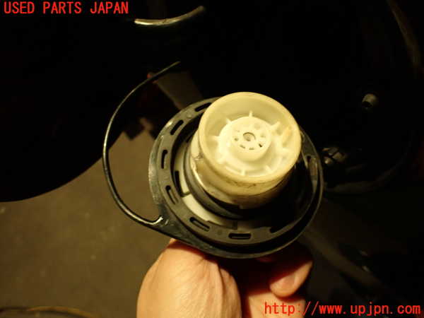 2UPJ-9236061690]ジープ・コンパス(MK49)フューエルリッド 中古_3