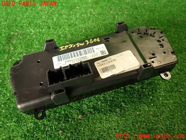 2UPJ-9236066066]ジープ・コンパス(MK49)エアコンスイッチ1 中古_2