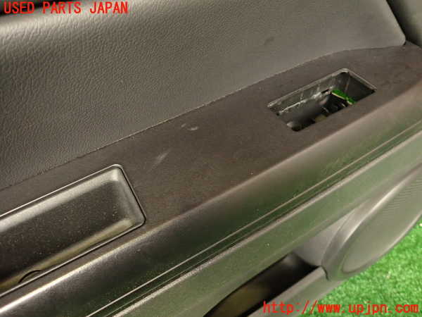 2UPJ-9236061264]ジープ・コンパス(MK49)左前ドア内張り 中古_3
