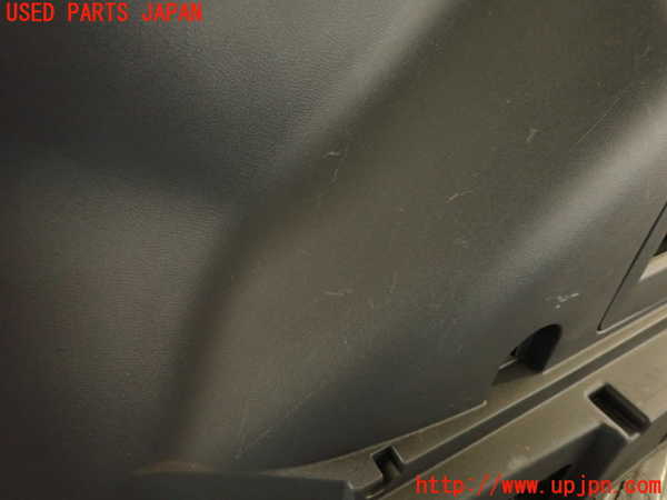 2UPJ-9236067675]ジープ・コンパス(MK49)右リアピラートリム 中古_3