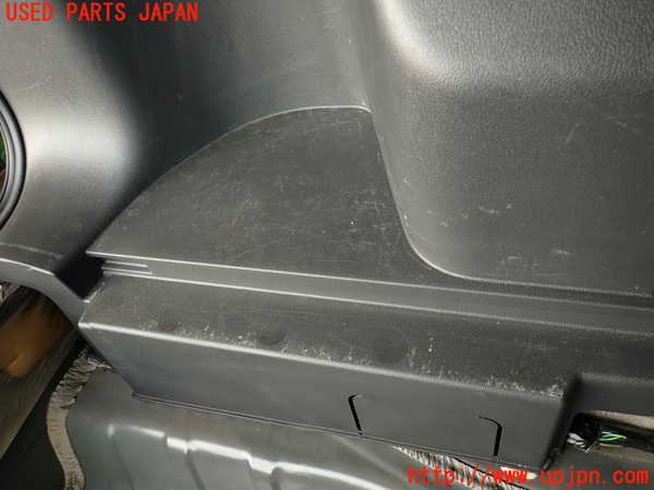 2UPJ-9236067680]ジープ・コンパス(MK49)左リアピラートリム 中古_3