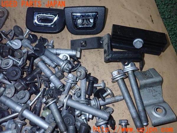 3UPJ=9236070720]BMW 528i ツーリング(MU30 F11)ネジ・ナット・ステー類 セット ジャンク_3
