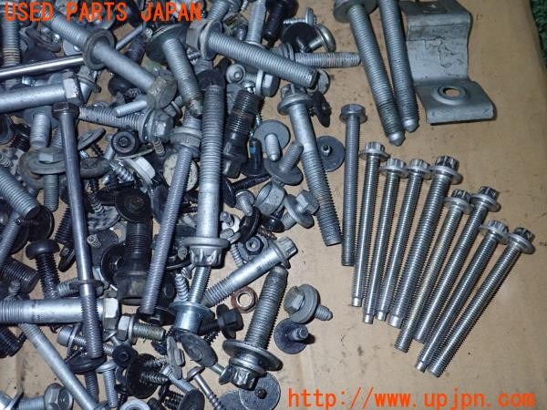 3UPJ=9236070720]BMW 528i ツーリング(MU30 F11)ネジ・ナット・ステー類 セット ジャンク_4