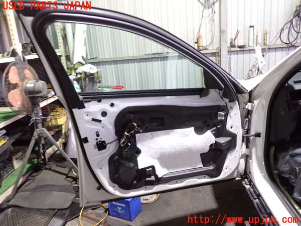 2UPJ-9236071260]BMW 528i ツーリング(MU30)左前ドア (43R-00050) 中古 (F11)_3