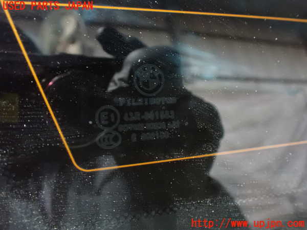2UPJ-9236071382]BMW 528i ツーリング(MU30)左クォーターガラス (43R-001583)ス 中古 (F11)_2