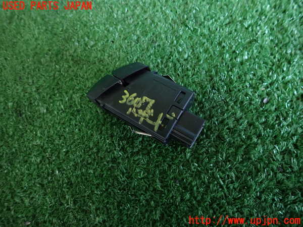 2UPJ-9236076290]BMW 528i ツーリング(MU30)ハザードスイッチ 中古 (F11)_2