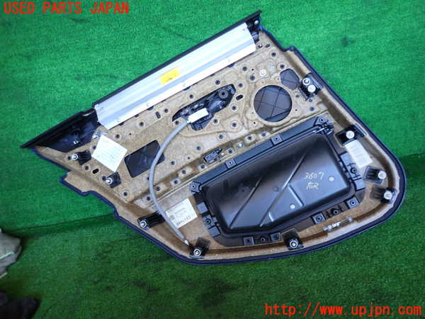 2UPJ-9236071294]BMW 528i ツーリング(MU30)右後ドア内張り 中古 (F11)_4