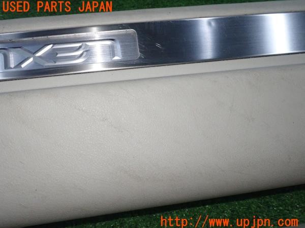 3UPJ=9236080616]レクサス IS250C(GSE20)純正 スカッフプレート LEDイルミ付き 中古_4