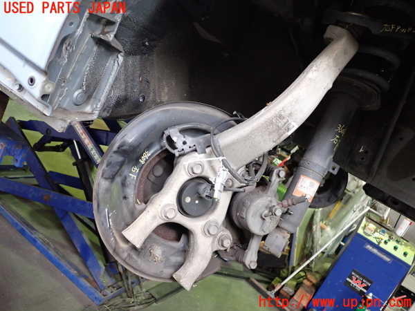 2UPJ-9236084290]レクサス・IS250C(GSE20)右フロントナックルハブ 中古_2