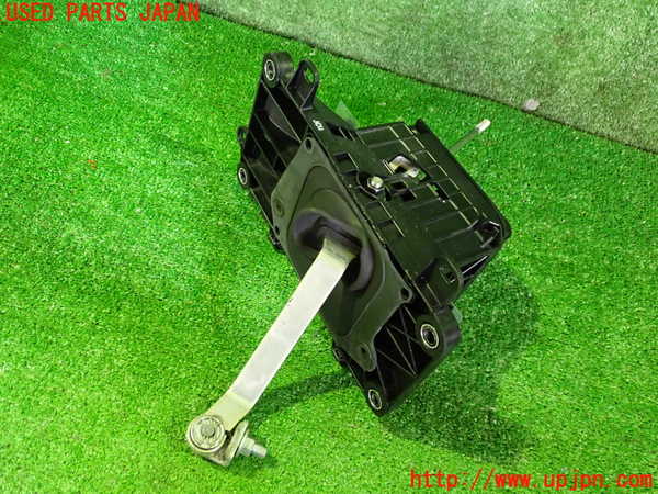 2UPJ-9236087555]レクサス・IS250C(GSE20)ATシフトレバー 中古_2