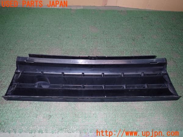 3UPJ=9236090014]ランドローバー レンジローバー 4.6HSE(LP60D P38A)後期 ディスカバリー(L318)純正 DHB 000210PMA フロントグリル② 中古_3