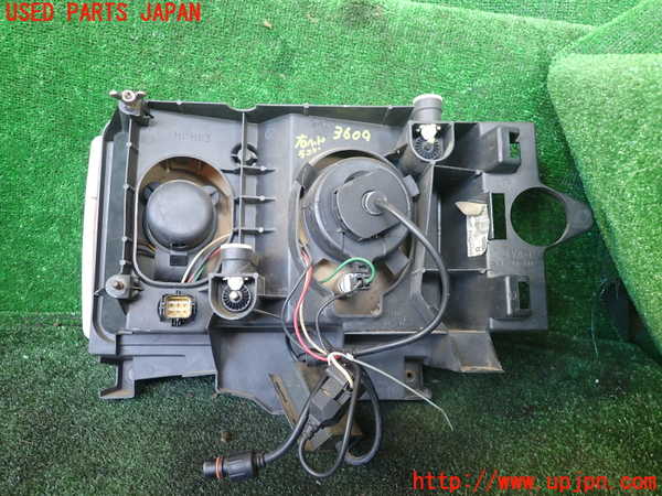 1UPJ-9236091130]ランドローバー・レンジローバー(LP60D)右ヘッドライト ハロゲン 中古_3