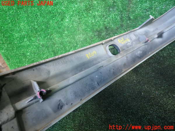 1UPJ-9236091140]ランドローバー・レンジローバー(LP60D)右ヘッドライトリム ジャンク_4