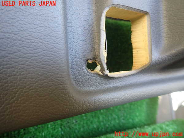 1UPJ-9236091234]ランドローバー・レンジローバー(LP60D)右前ドア内張り 中古_3
