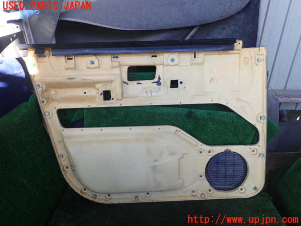 1UPJ-9236091234]ランドローバー・レンジローバー(LP60D)右前ドア内張り 中古_5