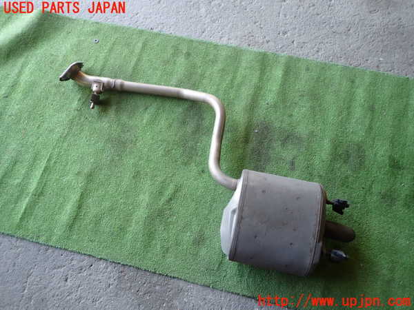 1UPJ-9236102672]レクサス・IS300h(AVE30)リアマフラー2(左側) 中古_2