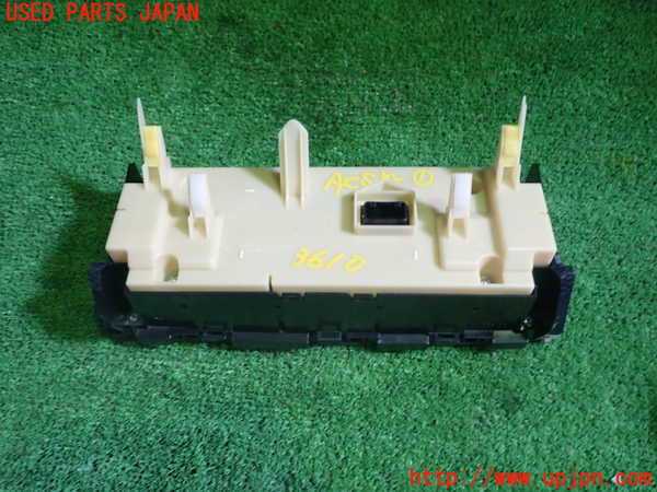 1UPJ-9236106066]レクサス・IS300h(AVE30)エアコンスイッチ1 中古_2