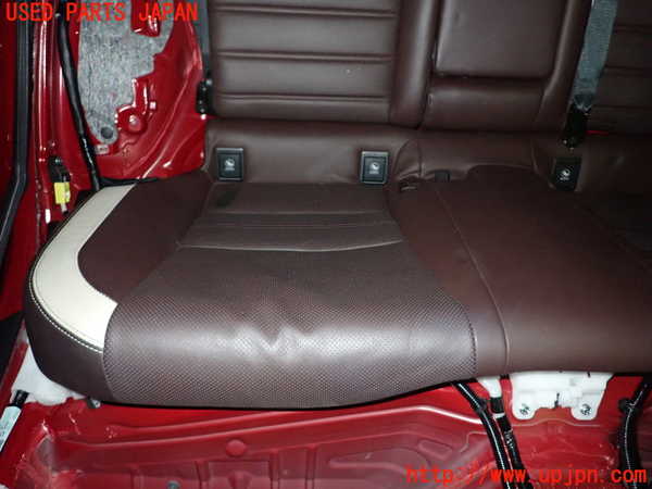 1UPJ-9236107385]レクサス・IS300h(AVE30)リアシート 中古_3