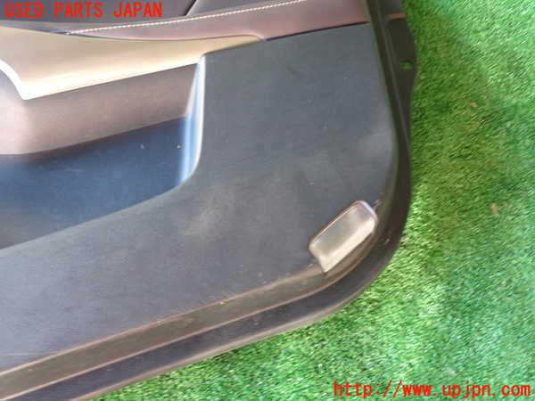 1UPJ-9236101234]レクサス・IS300h(AVE30)右前ドア内張り 中古_2