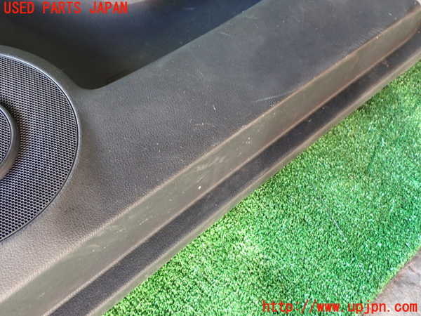 1UPJ-9236101234]レクサス・IS300h(AVE30)右前ドア内張り 中古_3