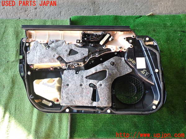 1UPJ-9236101234]レクサス・IS300h(AVE30)右前ドア内張り 中古_5