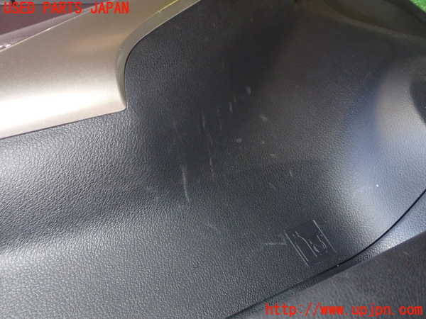 1UPJ-9236101264]レクサス・IS300h(AVE30)左前ドア内張り 中古_3