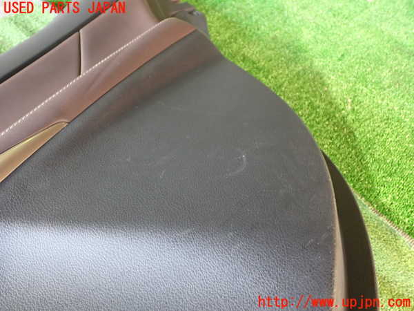 1UPJ-9236101294]レクサス・IS300h(AVE30)右後ドア内張り 中古_2