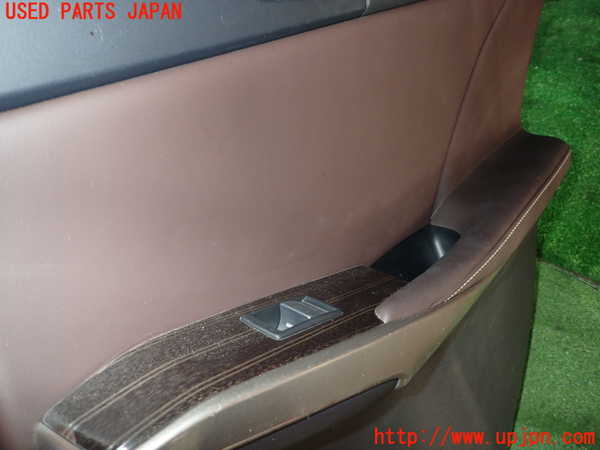 1UPJ-9236101294]レクサス・IS300h(AVE30)右後ドア内張り 中古_3