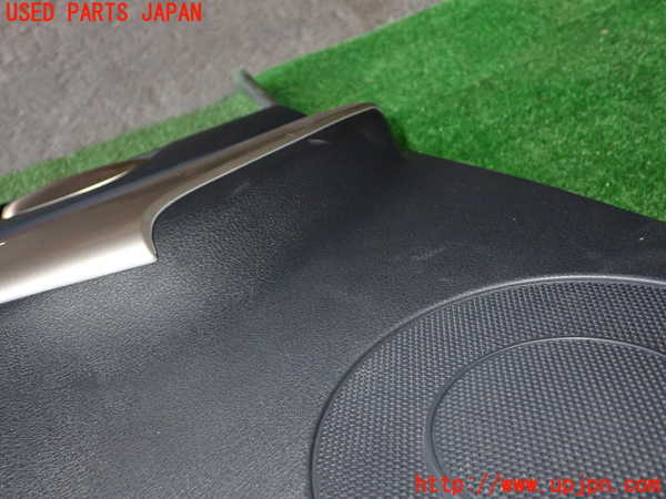 1UPJ-9236101324]レクサス・IS300h(AVE30)左後ドア内張り 中古_3