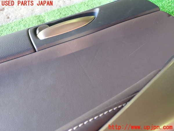1UPJ-9236101324]レクサス・IS300h(AVE30)左後ドア内張り 中古_4