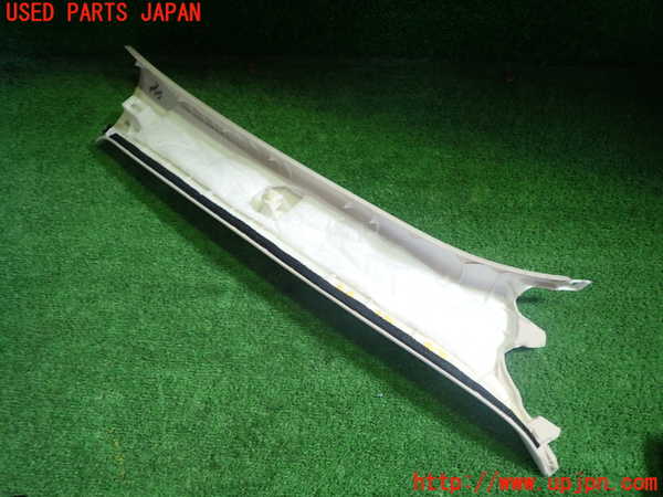 1UPJ-9236107660]レクサス・IS300h(AVE30)左フロントピラートリム 中古_4