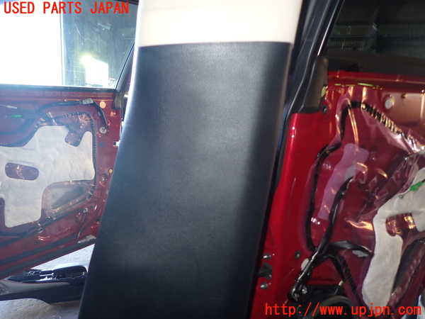 1UPJ-9236107665]レクサス・IS300h(AVE30)右センターピラートリム 中古_3