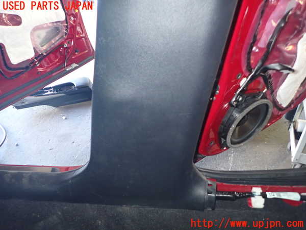 1UPJ-9236107665]レクサス・IS300h(AVE30)右センターピラートリム 中古_4