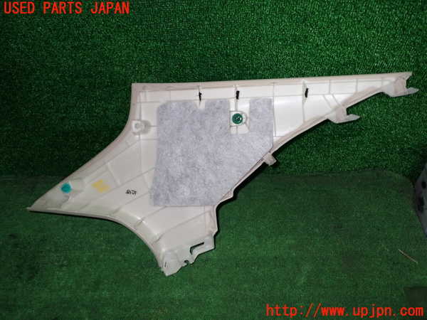1UPJ-9236107680]レクサス・IS300h(AVE30)左リアピラートリム 中古_4