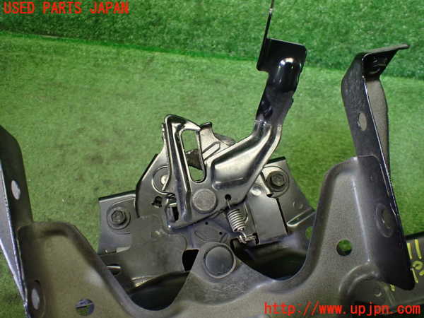 1UPJ-9236111040]C-HRハイブリッド(ZYX10)アッパーコアサポート 中古_4